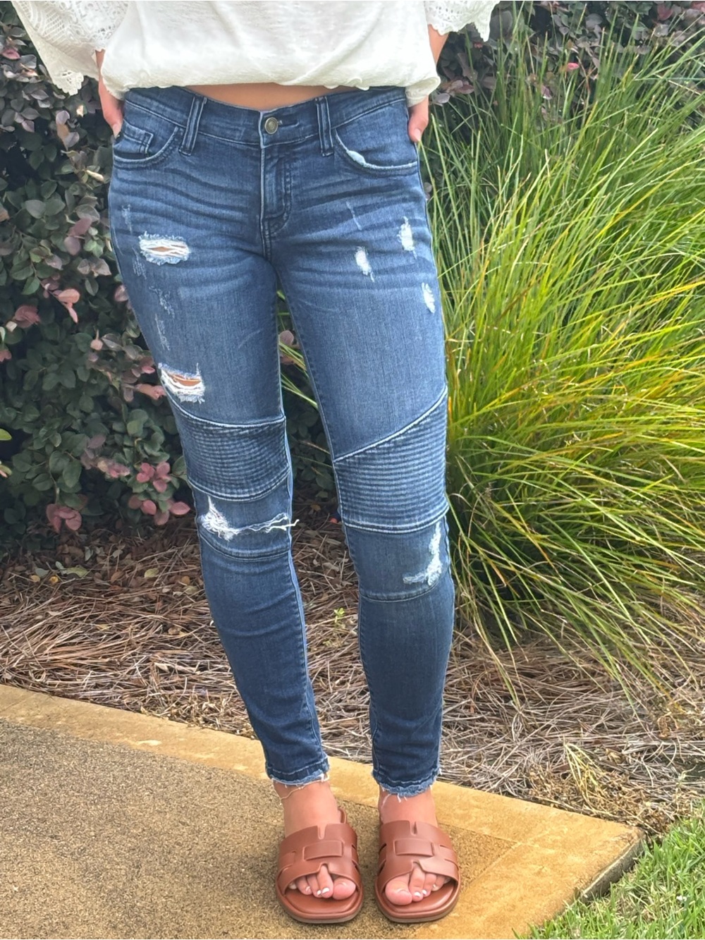 KanCan Junior Woman’s Distressed Cottagecore Skinny Jeans Size 3
